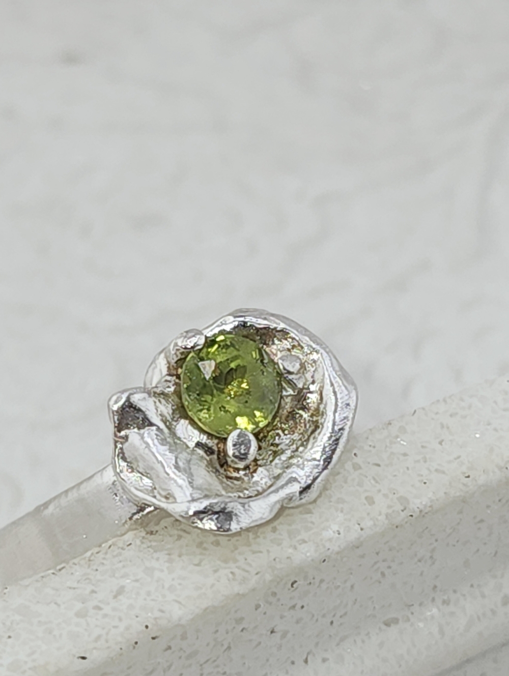 PERIDOT CRYSTAL ORGANIC RING HANDMADE IN STERLING SILVER SIZE 7 - Picture 7 of 13